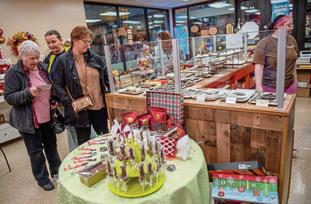 7939081_web1_gtr-lo-ladiesnight7-112424