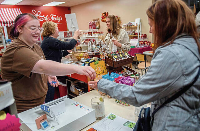 7939081_web1_gtr-lo-ladiesnight9-112424