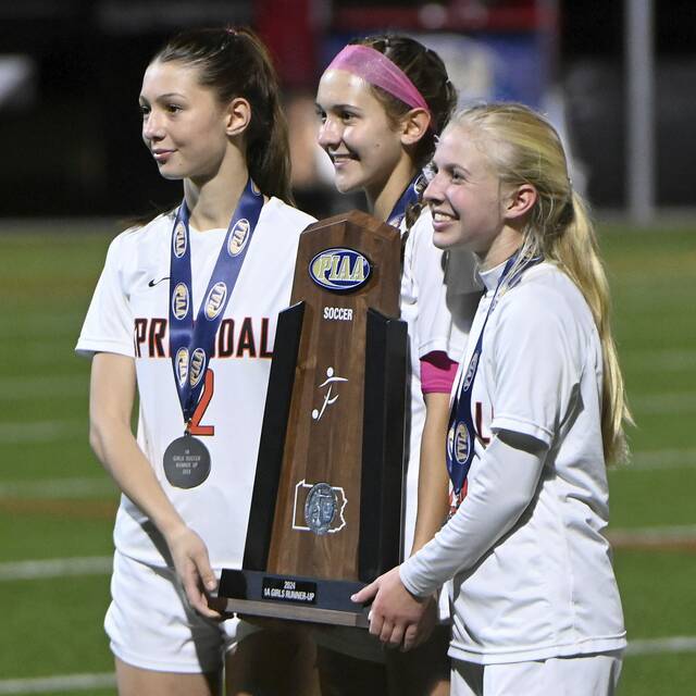 After wild 2nd half, Dock Mennonite gets past Springdale to repeat as Class A state champs