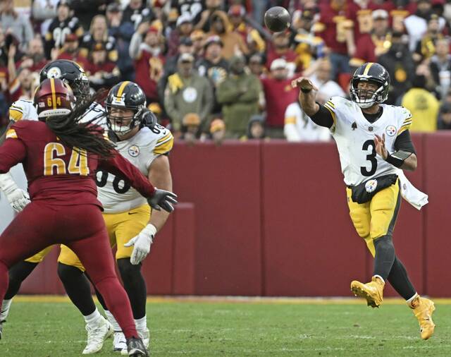 7945019_web1_ptr-SteelersCom16-111124