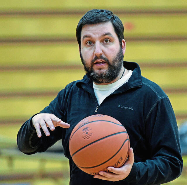 With young lineup, Freeport girls look to keep things simple