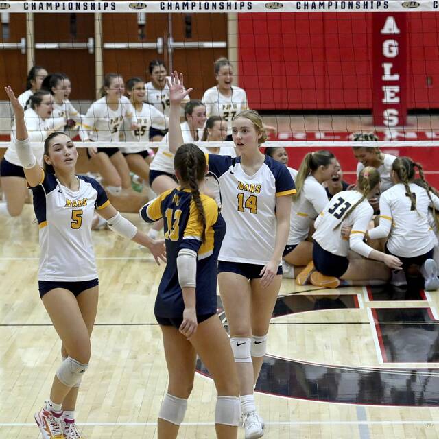 Pope John Paul II takes down Mars to win 3rd straight PIAA volleyball crown
