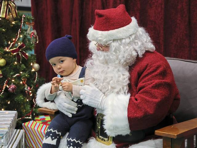 7949721_web1_pcj-holidaydazzle-121224-1