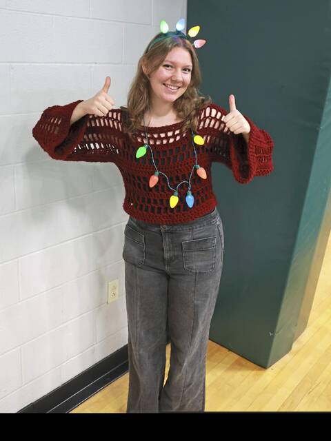 7949721_web1_pcj-holidaydazzle-121224-2
