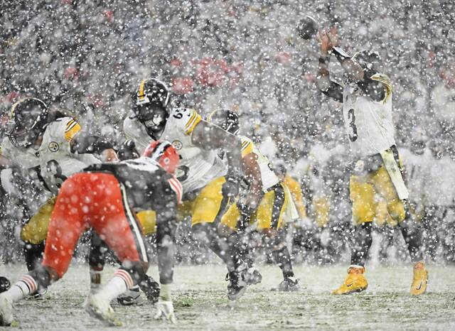 7960456_web1_ptr-SteelerBrown27-112224
