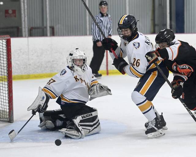 7971541_web1_ns-Norwinhockey-03