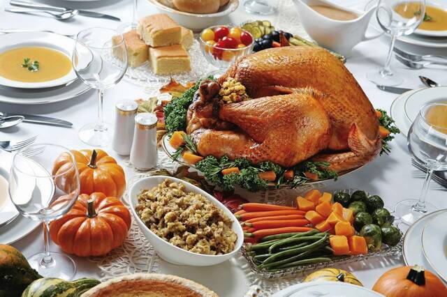 7975202_web1_Thanksgiving-dinner