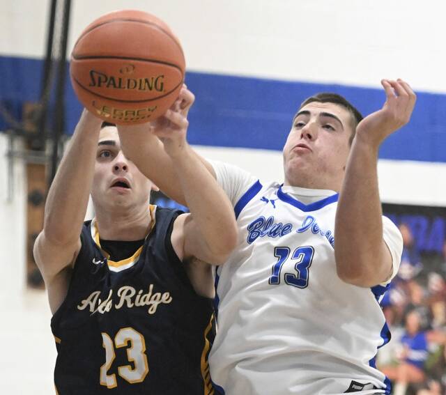 Apollo-Ridge holds off hosts at Leechburg tournament