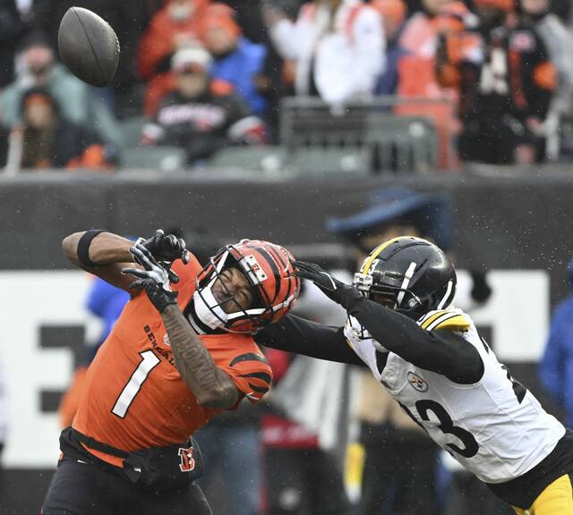 7984899_web1_ptr-SteelersBengals39-112723