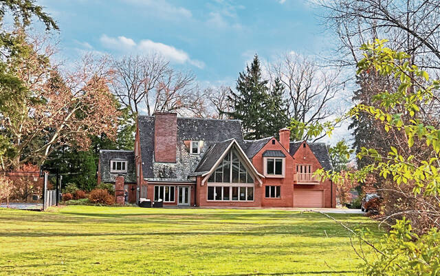 7969620_web1_her-house-120524