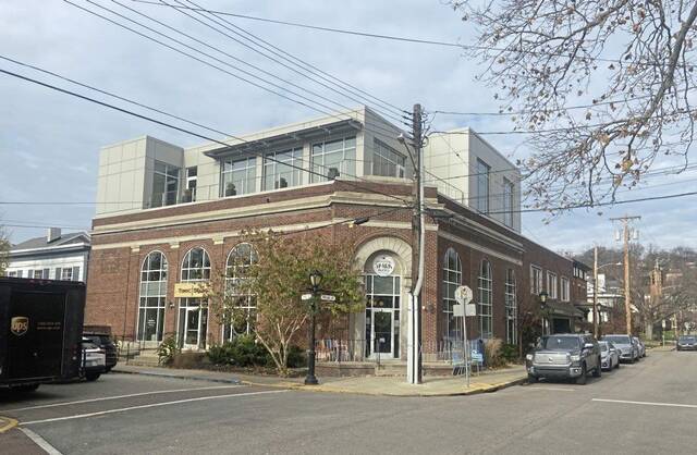 7978182_web1_her-ThenNowBankBuilding-120524