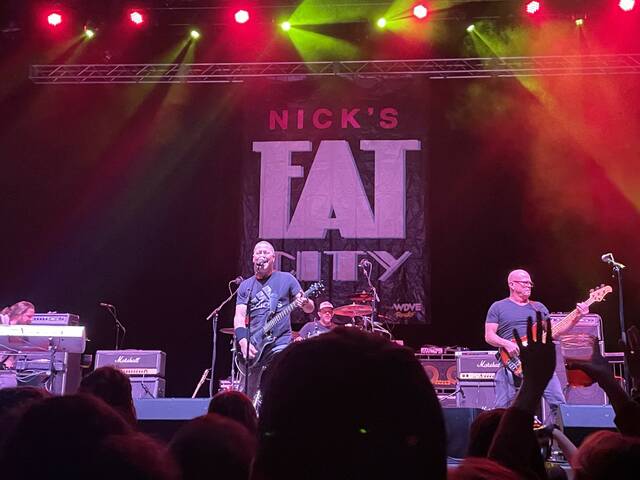 7987975_web1_ptr-nicksfatcityreunion4