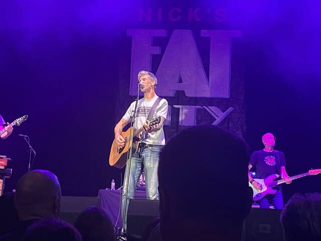 7987975_web1_ptr-nicksfatcityreunion7