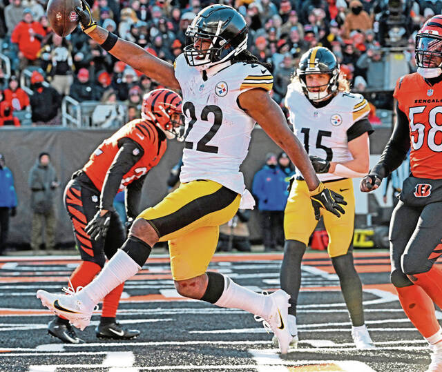 7988126_web1_ptr-SteelersBengals02-120224