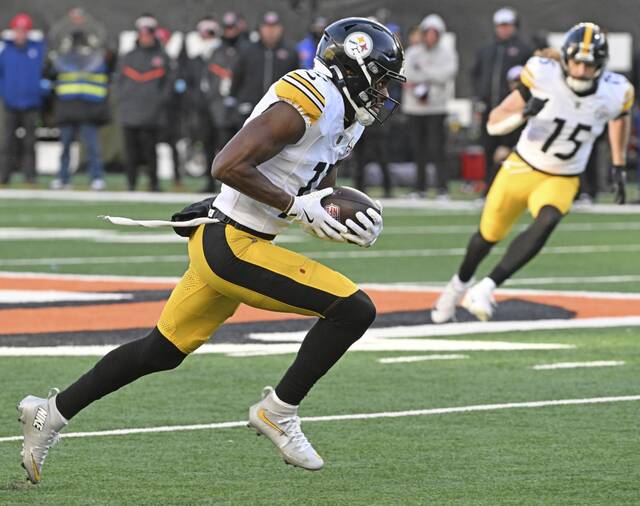 7988126_web1_ptr-SteelersBengals11-120224