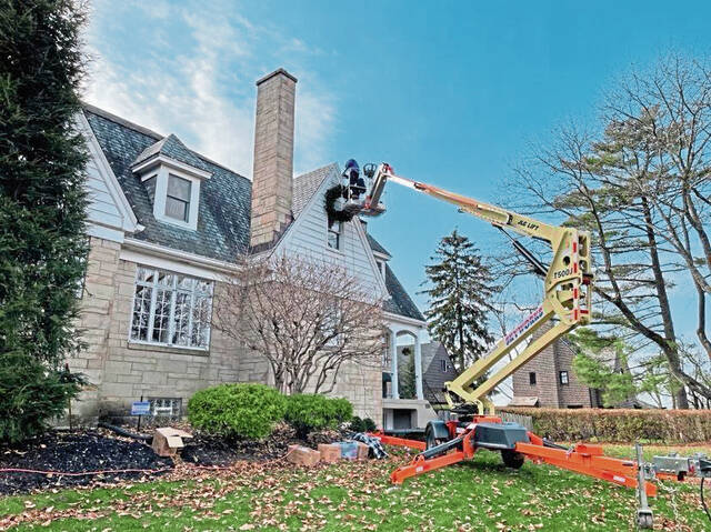 7989788_web1_gtr-HolidayDecorate-Crane