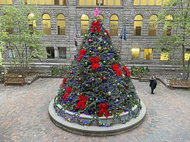 7989994_web1_PTR-Christmas-tree-at-Allegheny-County-Courthouse-2024-002