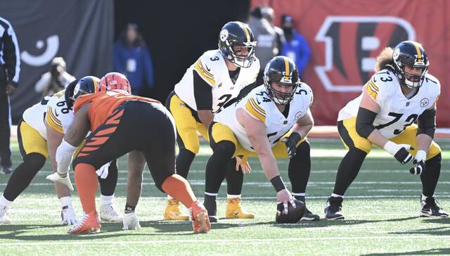 7990089_web1_ptr-SteelersBengals30-120224