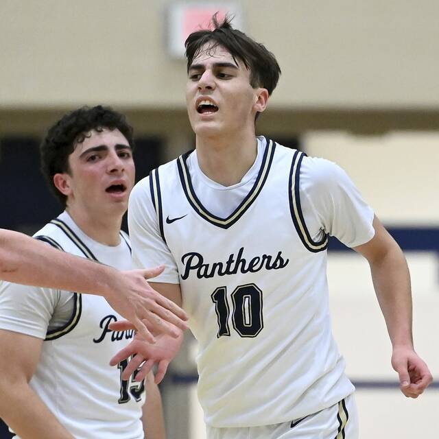 Connor Crossey helps Franklin Regional boys rally past Seneca Valley