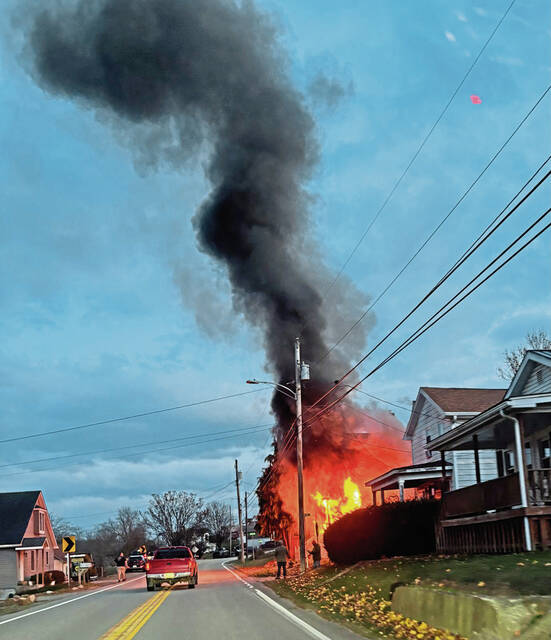 7992731_web1_vnd-OklahomaFire-120424--1-
