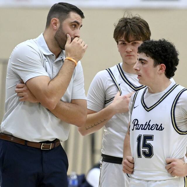 Franklin Regional boys rally for 2 victories at host tournament