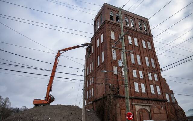 8005593_web1_gtr-fortpitttower2