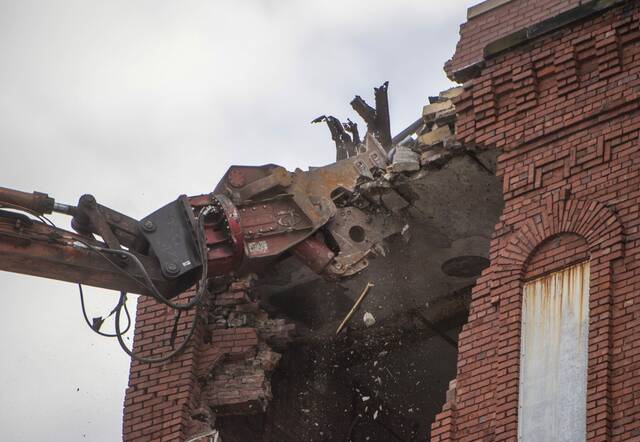 8005593_web1_gtr-fortpitttower7