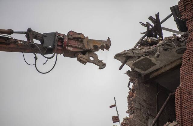 8005593_web1_gtr-fortpitttower9