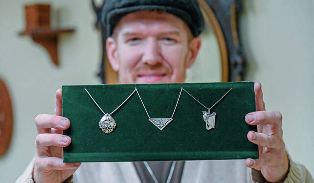 8008531_web1_her-jewelry100-121924