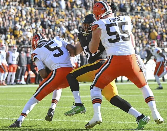 8010690_web1_ptr-SteelersBrowns07-120924