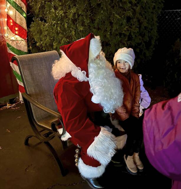 8011161_web1_vnd-NewKenCarolers-120924