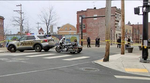 8018522_web1_ptr-KnoxvilleShooting-121224