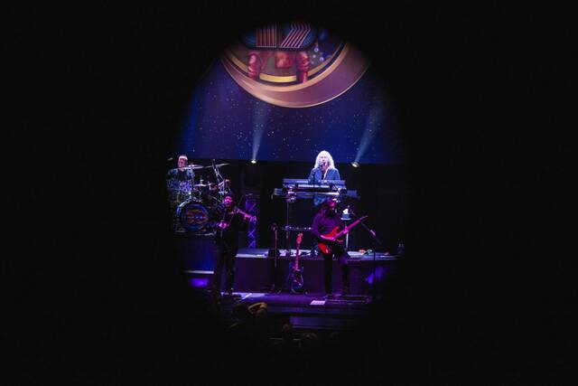 8019556_web1_ptr-KansasConcert4-121224
