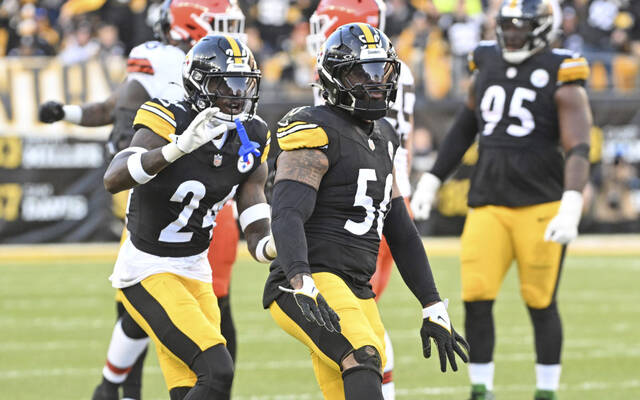 8020370_web1_ptr-SteelersBrowns26web-120924