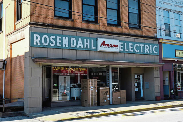 8020539_web1_gtr-Rosendahl-121324