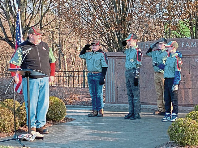 8024721_web1_gtr-wreathMurry5-121524