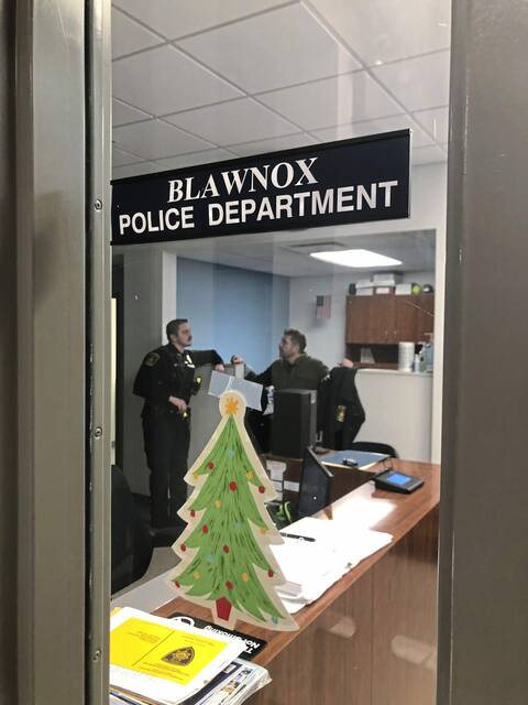 8026754_web1_HER-BlawnoxPoliceSendoff5-121924
