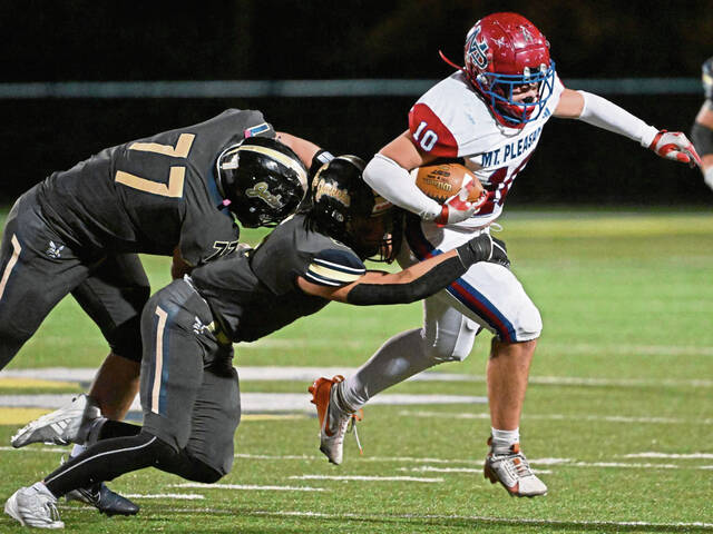 Freeport’s Sean Selinger named 2024 Valley News Dispatch defensive player of the year