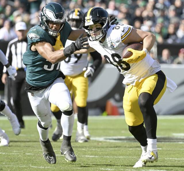 8030500_web1_ptr-Steelers24-110222
