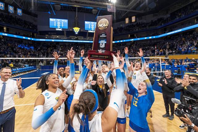 8030730_web1_gtr-Pittvolleyball-121524