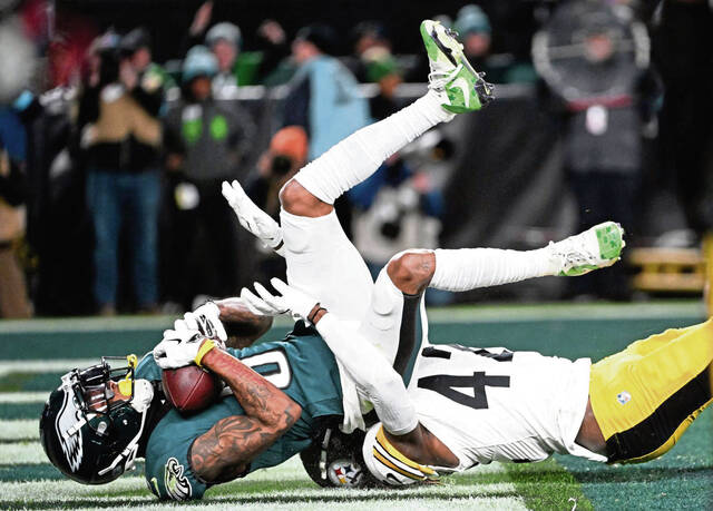 8032818_web1_ptr-SteelersEagles04-121624