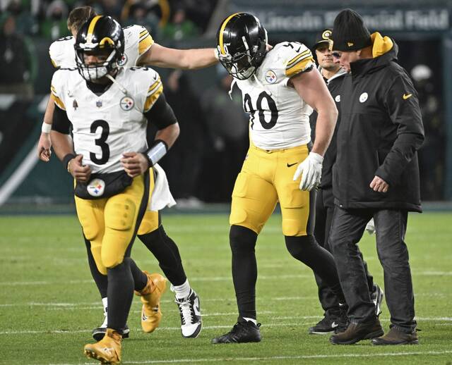 8032818_web1_ptr-SteelersEagles08-121624