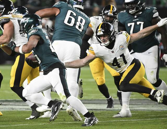 8032818_web1_ptr-SteelersEagles13-121624