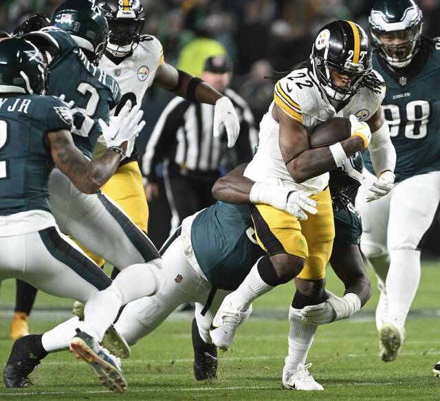 8032818_web1_ptr-SteelersEagles15-121624