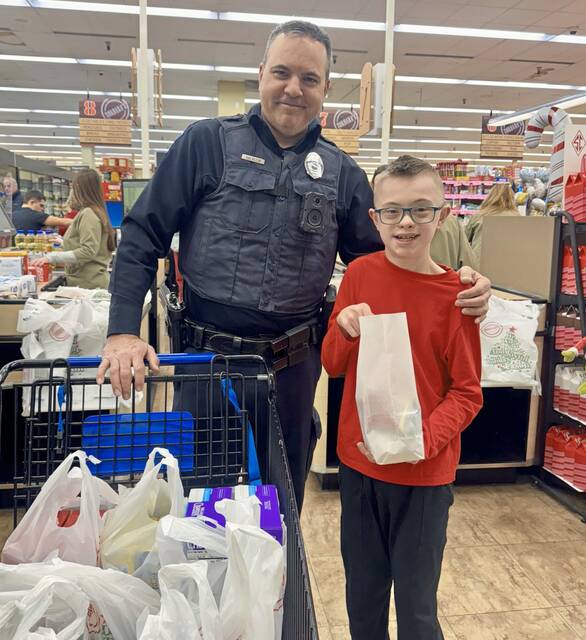 8035172_web1_sig-shopwithcop2