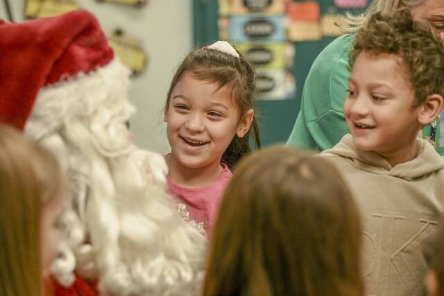 8035526_web1_vnd-lo-SantaVisit101-121924