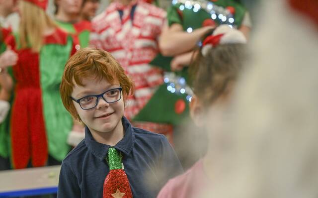8035526_web1_vnd-lo-SantaVisit103-121924