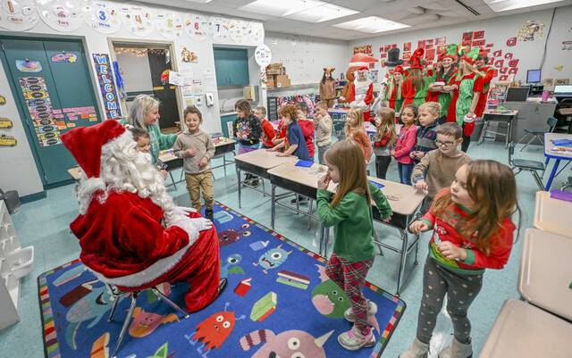 8035526_web1_vnd-lo-SantaVisit104-121924