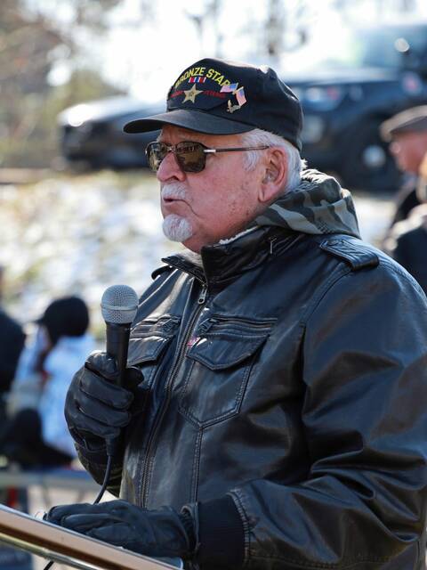 8035864_web1_bpj-wreathsacrossamerica-013025-16