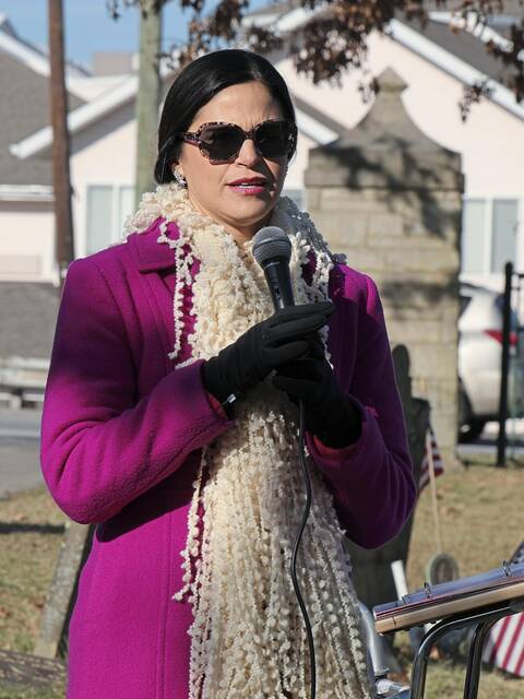 8035864_web1_bpj-wreathsacrossamerica-013025-18